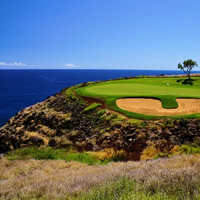 Hawaiian golf overlooking the Pacific Ocean